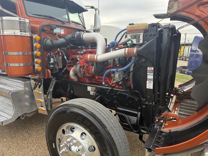 2024 Peterbilt 389-38