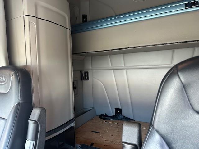 2024 Peterbilt 579-8