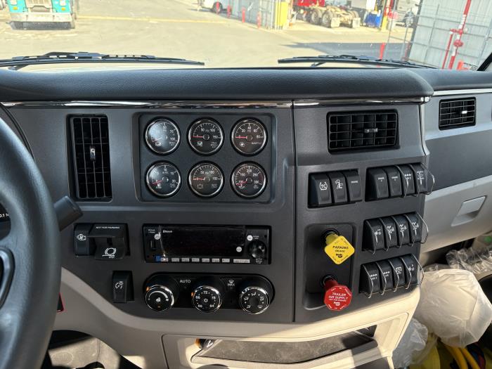 2027 Peterbilt 567-12