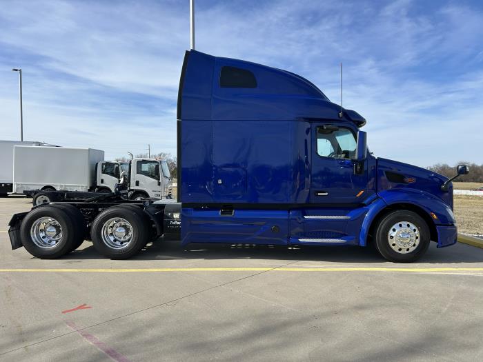 2022 Peterbilt 579-4