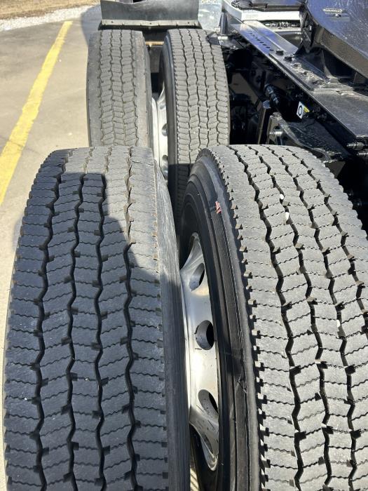 2022 Peterbilt 579-9