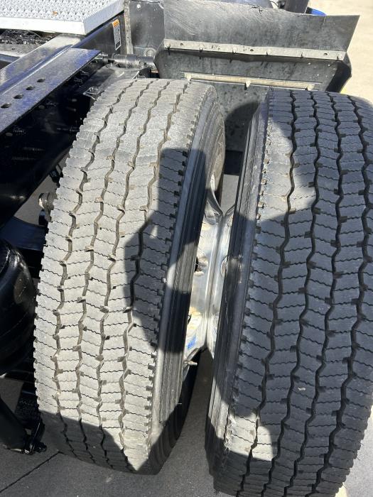 2022 Peterbilt 579-12