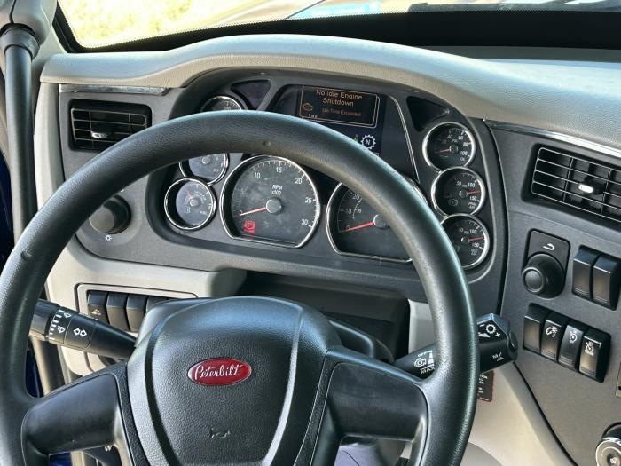 2022 Peterbilt 579-22