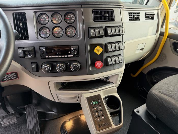 2026 Peterbilt 567-11