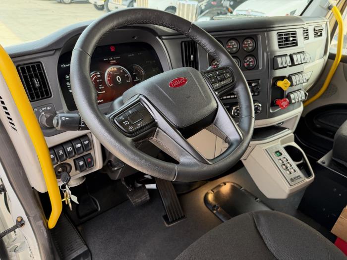 2026 Peterbilt 567-10