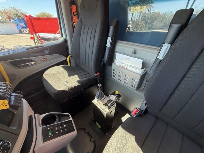 2026 Peterbilt 567-9