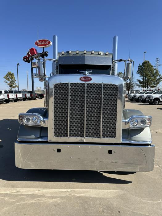 2024 Peterbilt 389-3