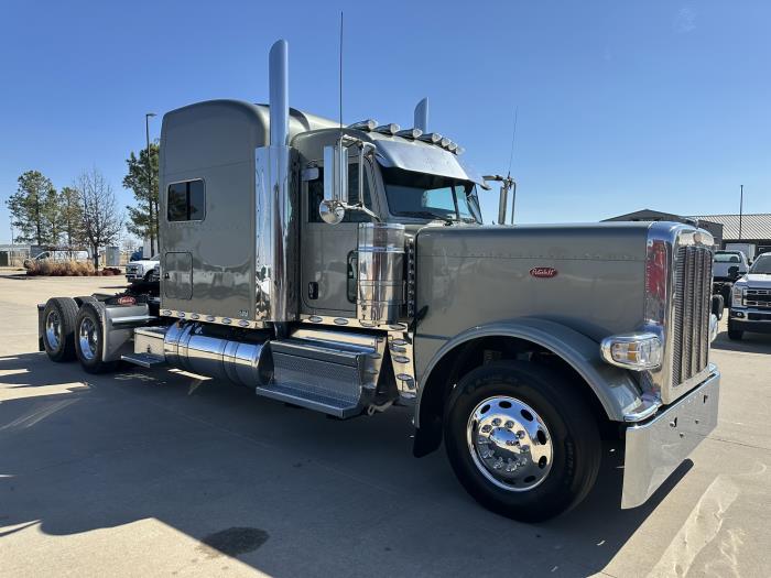 2024 Peterbilt 389-2