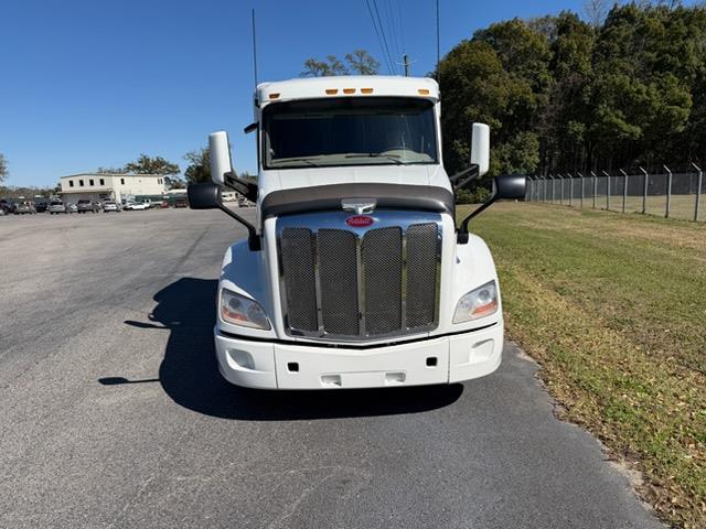 2022 Peterbilt 579-3