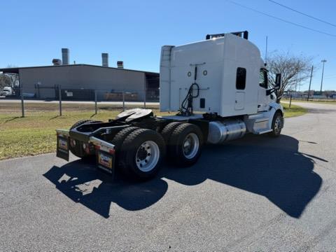 2022 Peterbilt 579-7