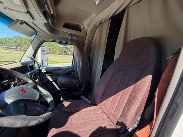 2022 Peterbilt 579-16