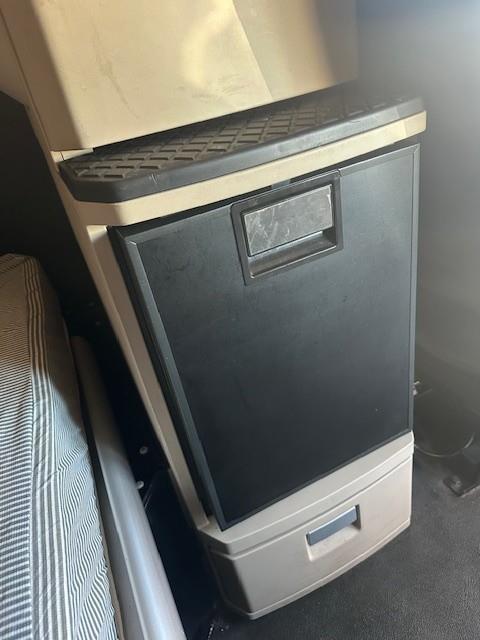 2023 Kenworth T680-10