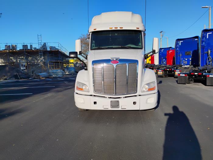 2022 Peterbilt 579-0
