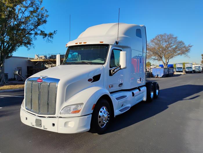 2022 Peterbilt 579-1