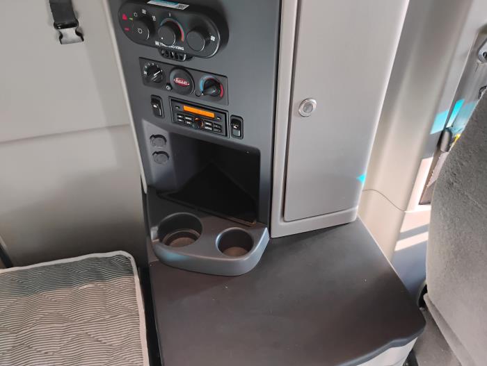 2022 Peterbilt 579-27