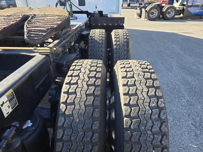 2022 Peterbilt 579-26