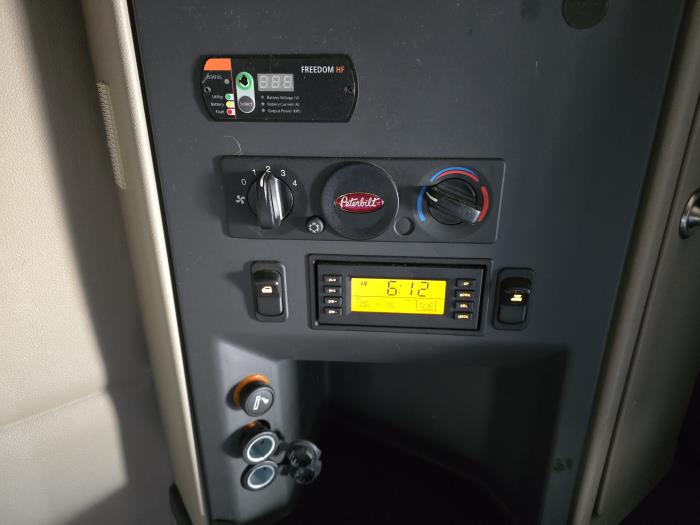 2022 Peterbilt 579-15
