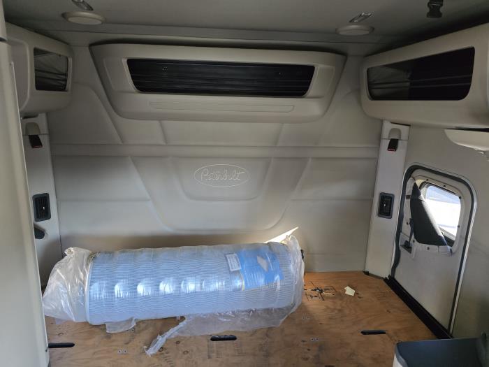 2022 Peterbilt 579-11