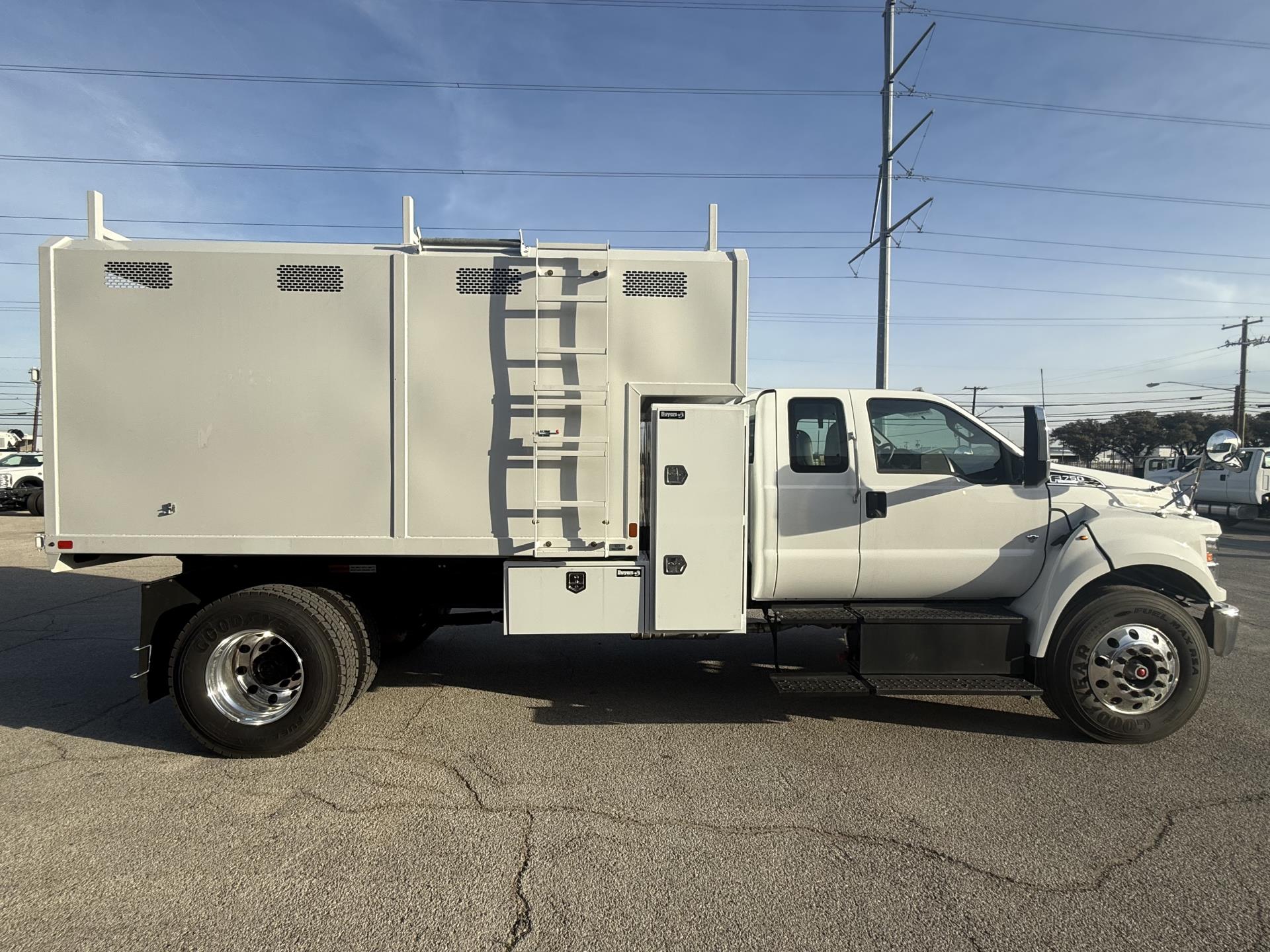 New 2023 Ford F-750 - photo 10
