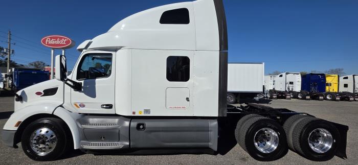 2021 Peterbilt 579-1