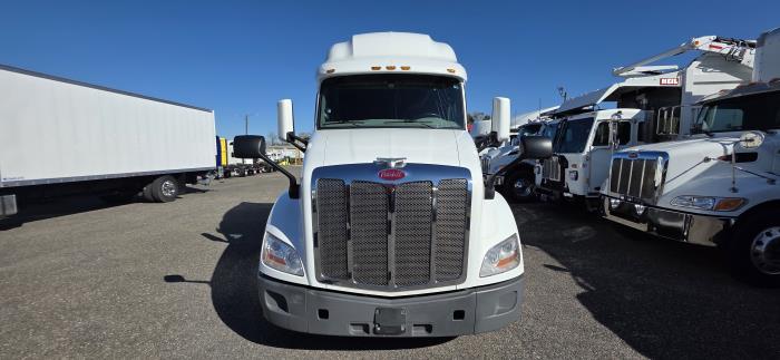 2021 Peterbilt 579-7