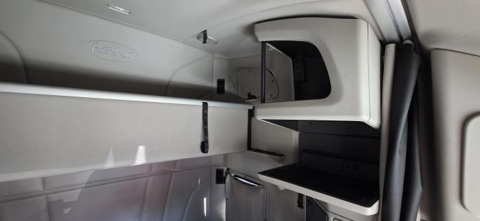 2021 Peterbilt 579-12