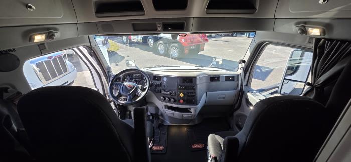 2021 Peterbilt 579-16