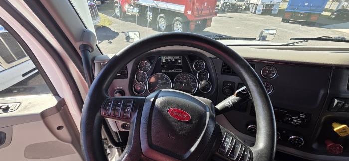 2021 Peterbilt 579-19