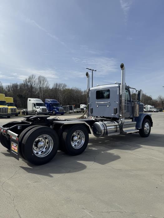 2027 Peterbilt 589-6