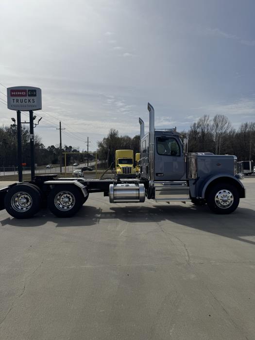 2027 Peterbilt 589-7