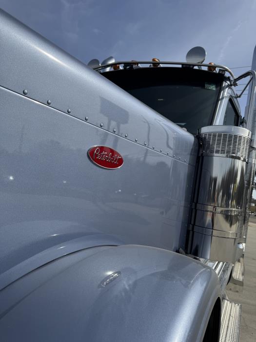 2027 Peterbilt 589-11