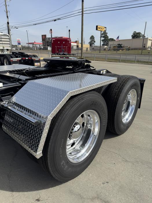 2027 Peterbilt 589-12