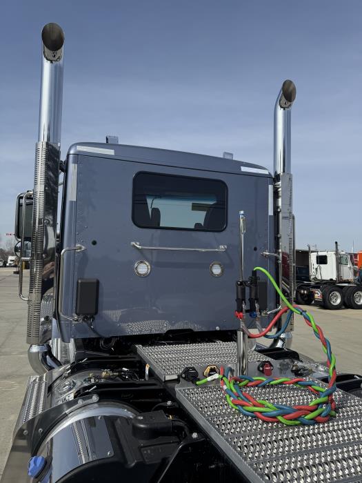 2027 Peterbilt 589-16