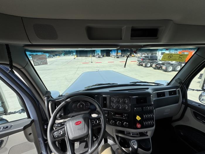 2027 Peterbilt 589-19
