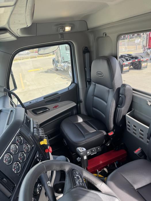 2027 Peterbilt 589-20