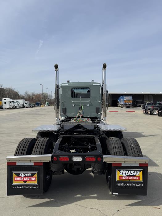 2027 Peterbilt 589-7