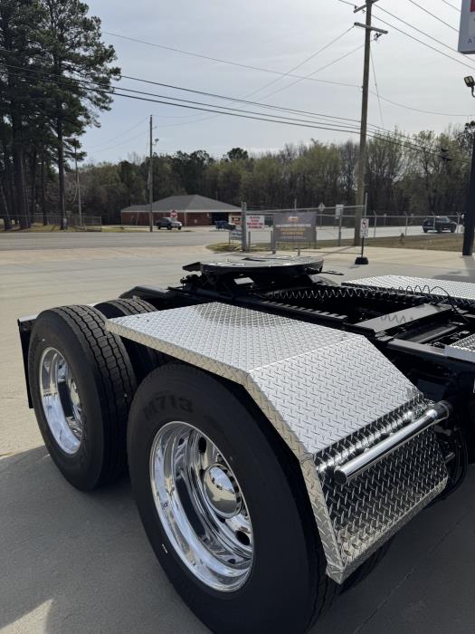 2027 Peterbilt 589-9