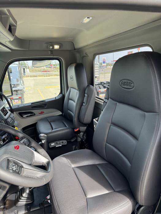 2027 Peterbilt 589-15