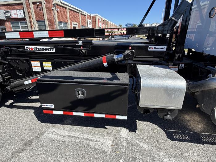 2026 Peterbilt 567-8