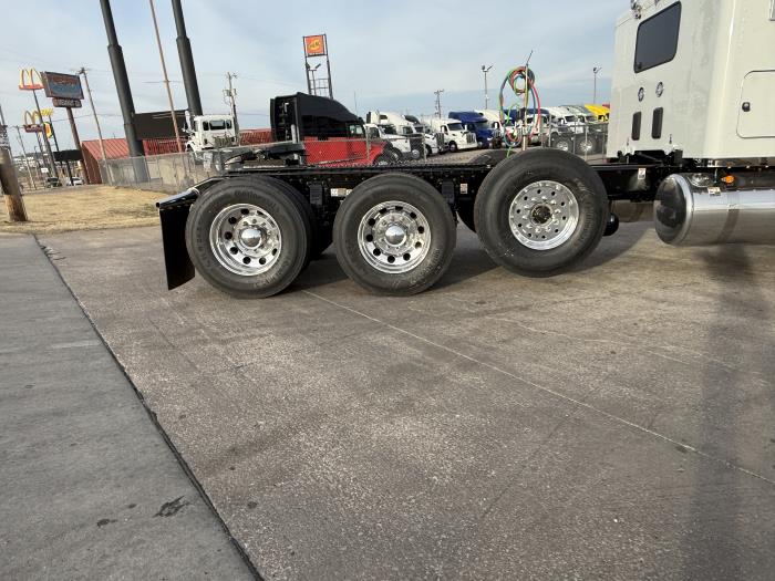2027 Peterbilt 589-14