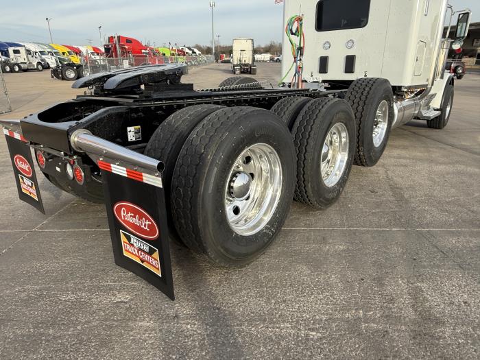 2027 Peterbilt 589-15