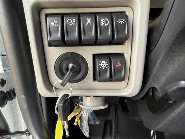 2027 Peterbilt 589-21