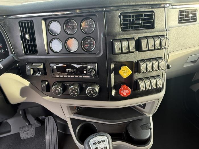 2027 Peterbilt 589-22