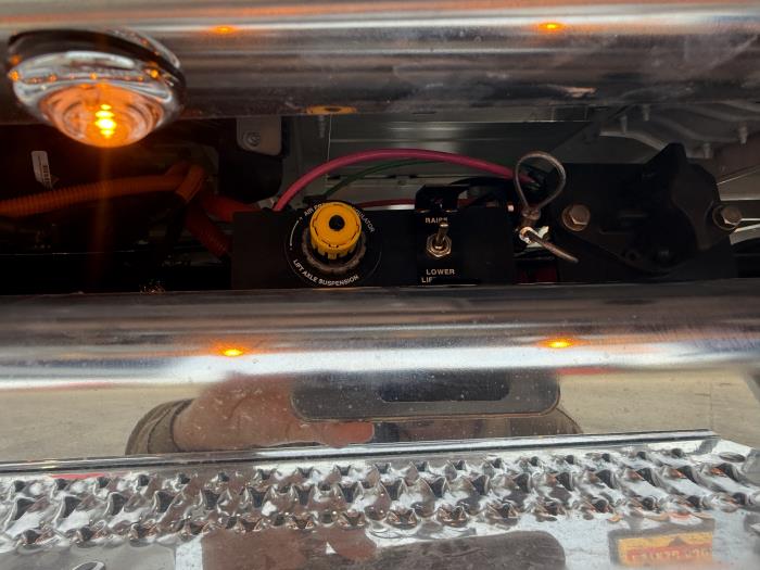 2027 Peterbilt 589-27