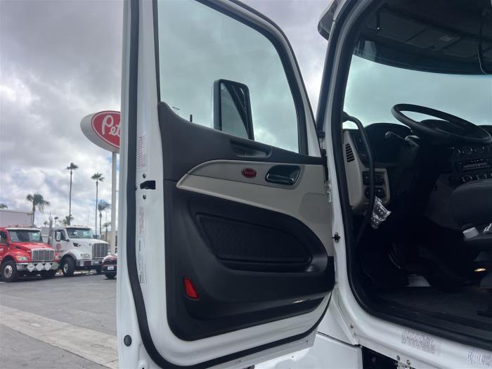 2027 Peterbilt 567-14