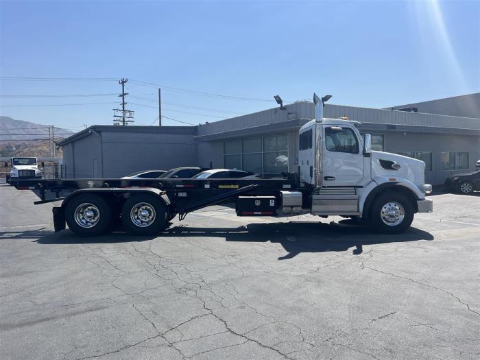 2027 Peterbilt 567-4