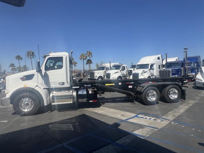 2027 Peterbilt 567-10