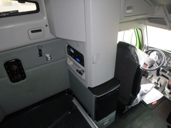 2022 Kenworth T680-17