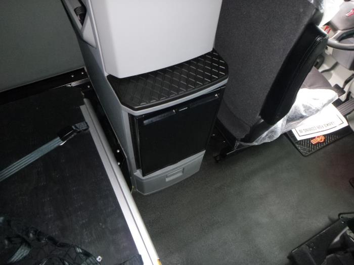 2022 Kenworth T680-21