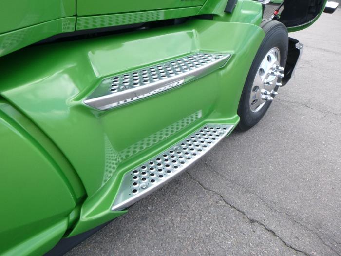 2022 Kenworth T680-32